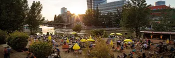 Strandbar Herrmann, evening atmosphere on the Danube Canal 