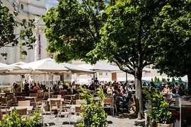 Il Sestante on Piaristenplatz