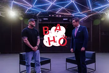 Gerald van der Hint und Jean-Paul Vaugoin im Techno-Club Grelle Forelle, im Vordergrund Podcast-Logo Bahö