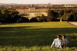 Gay couple in front of Schönbrunn