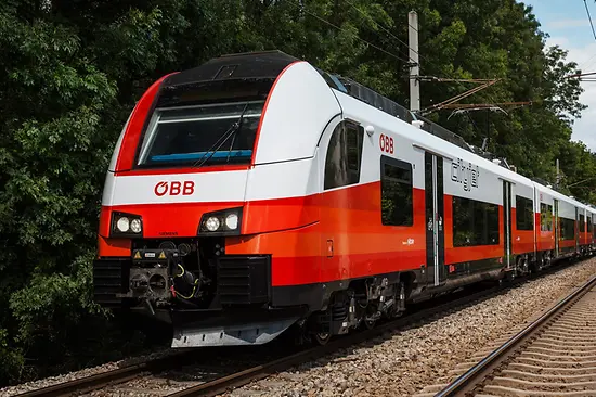 ÖBB Cityjet - červenobílý vlak