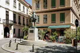 Outdoor dining area on Praterstrasse