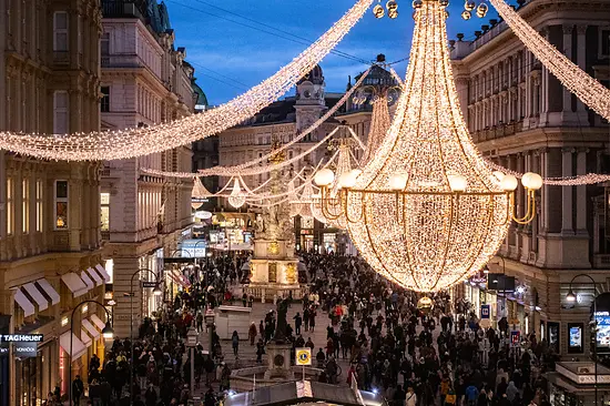 Iluminare festivală de Crăciun la Wiener Graben 